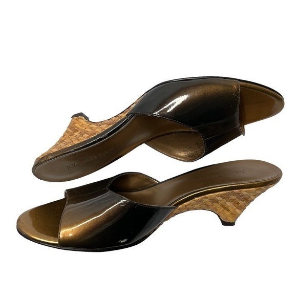 AK ANNE KLEIN Akhoola Patent Leather Wicker Wedge Slide Sandals Size 7.5 - Picture 8 of 16